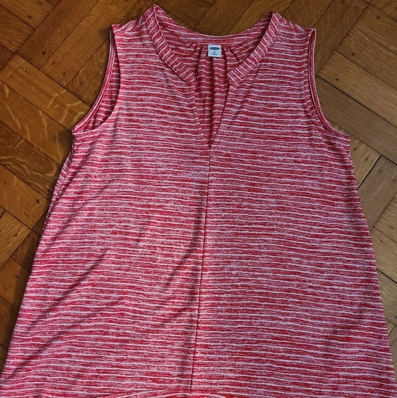 Old navy tank - Picture 2 of 3